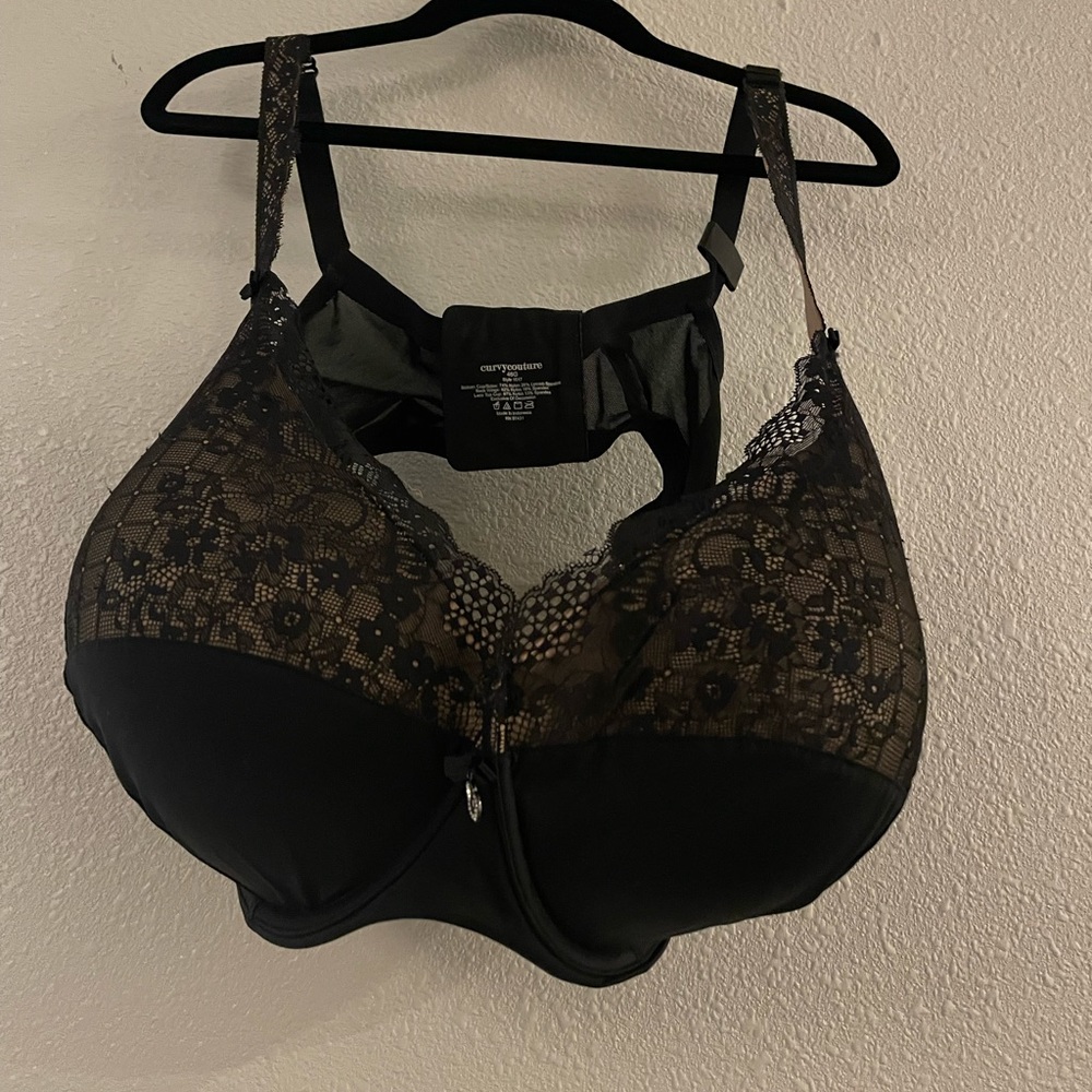 Curvy couture Lacey bra never worn